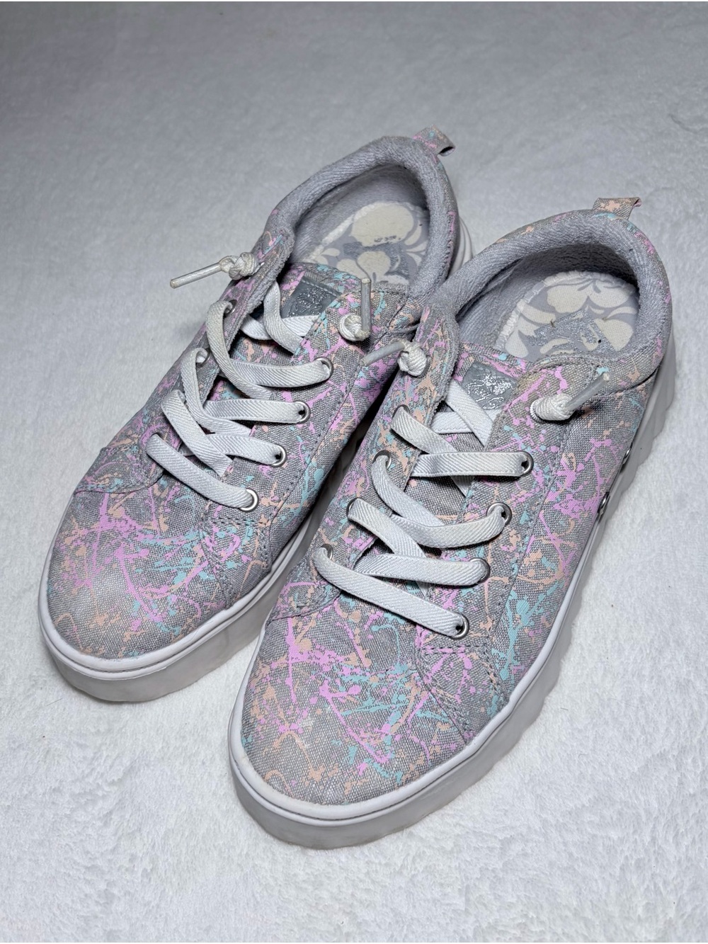 Roxy Women's Gray Sneakers with Pastel Pink & Blue Splatter